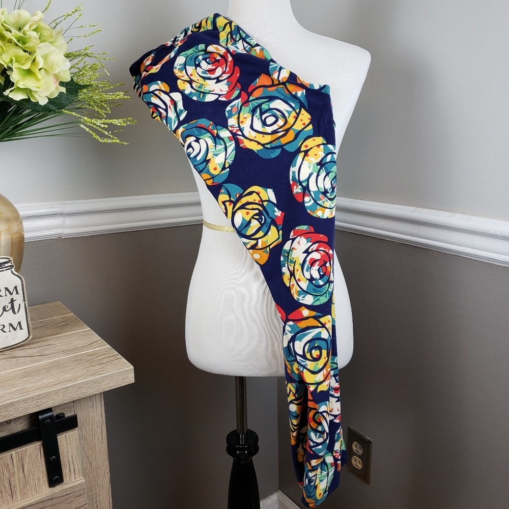 Lularoe Splatter Rose Tall and Curvy leggings